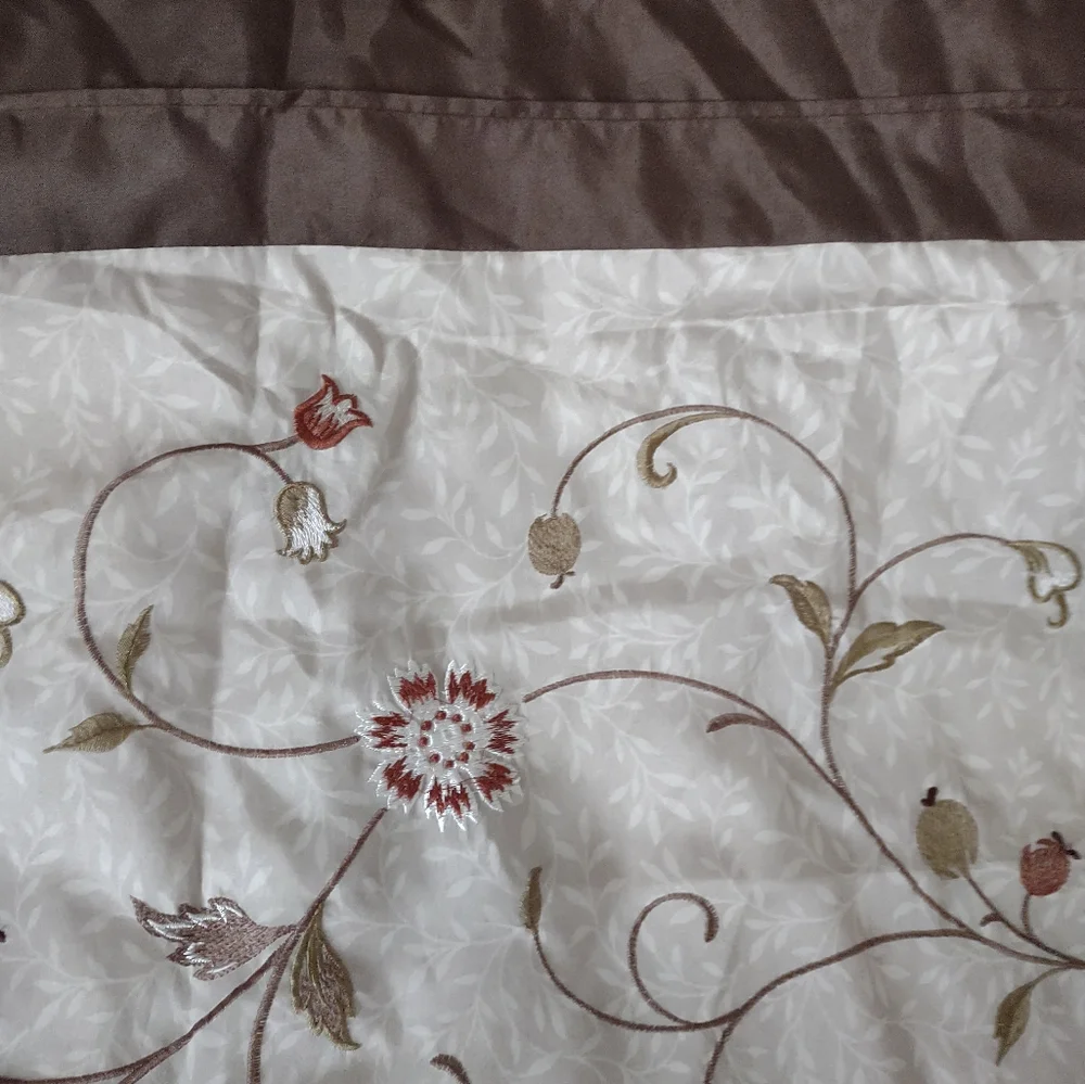 ONE cover Comforter Embroidered Queen satin
